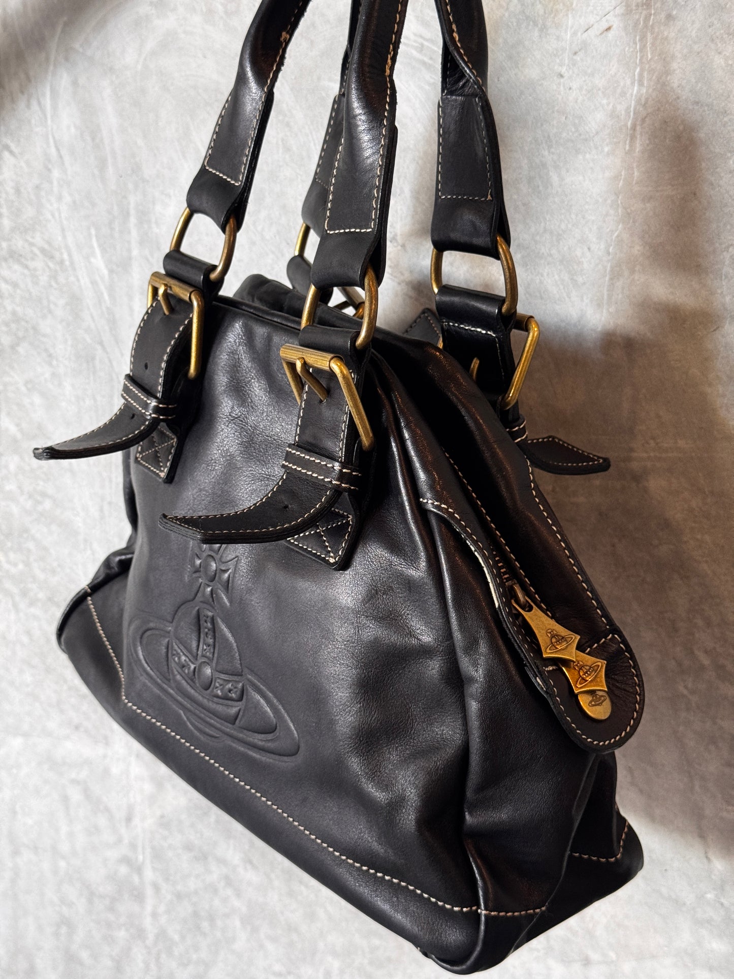 VIVIENNE WESTWOOD BLACK SHOULDER BAG