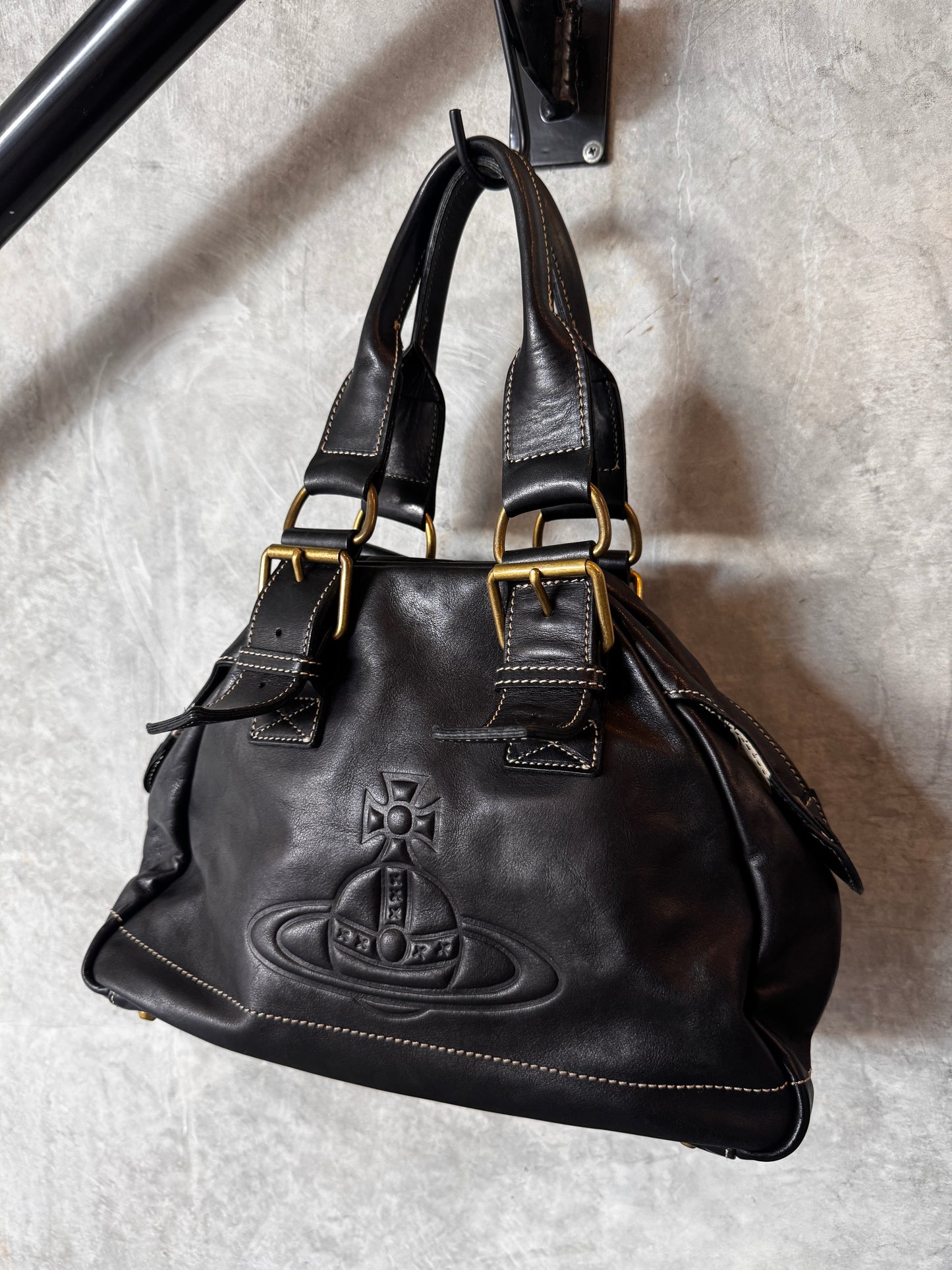 VIVIENNE WESTWOOD BLACK SHOULDER BAG