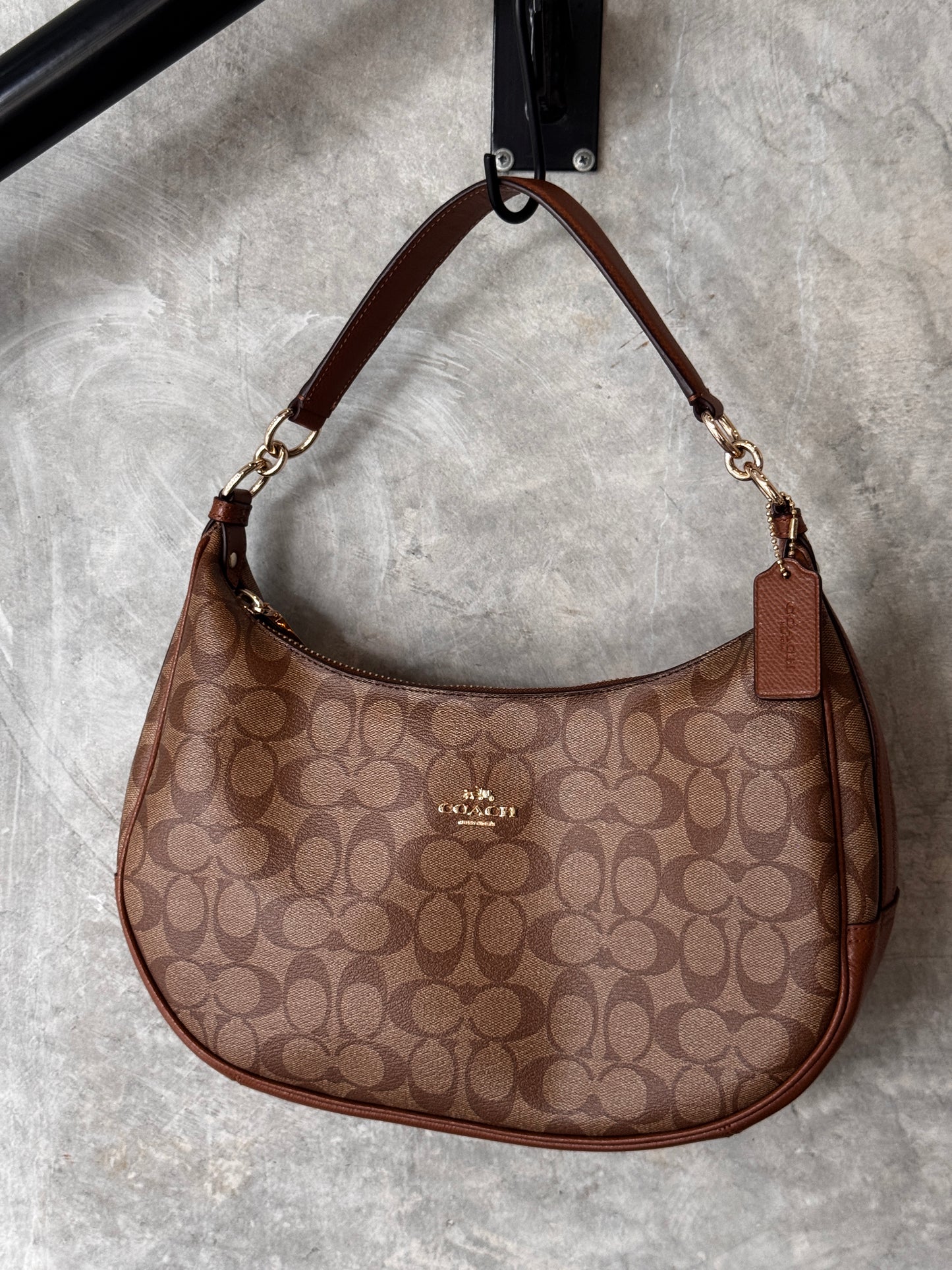 COACH HARLEY HOBO SIGNATURE HANDBAG