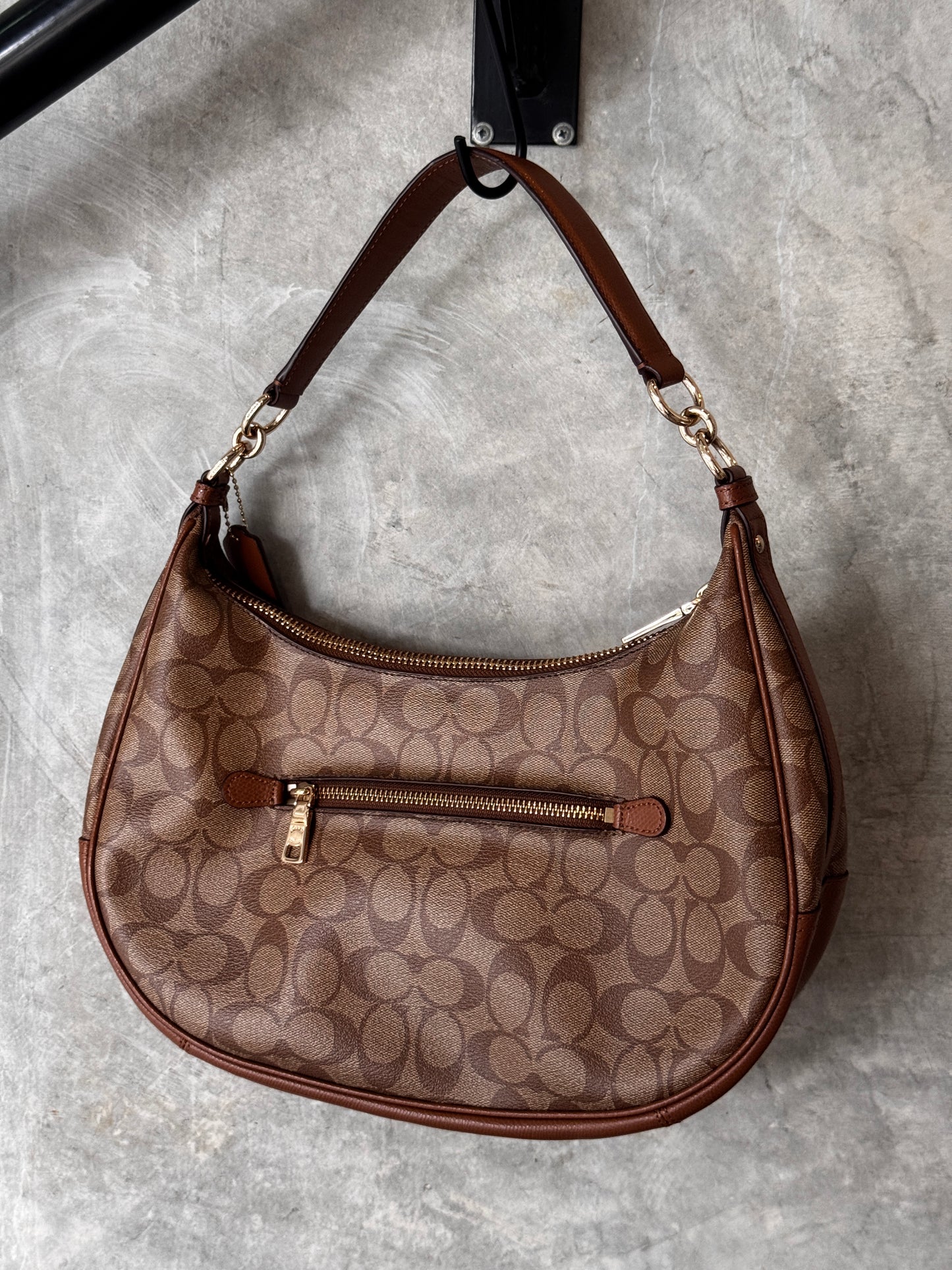 COACH HARLEY HOBO SIGNATURE HANDBAG